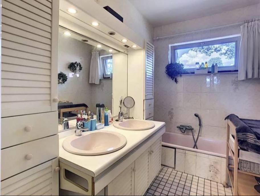 Suite Familiale Avec 2 Chambres Dans Une Villa - Quartier Vert Et Boise - 5 Kms De Намюр Экстерьер фото
